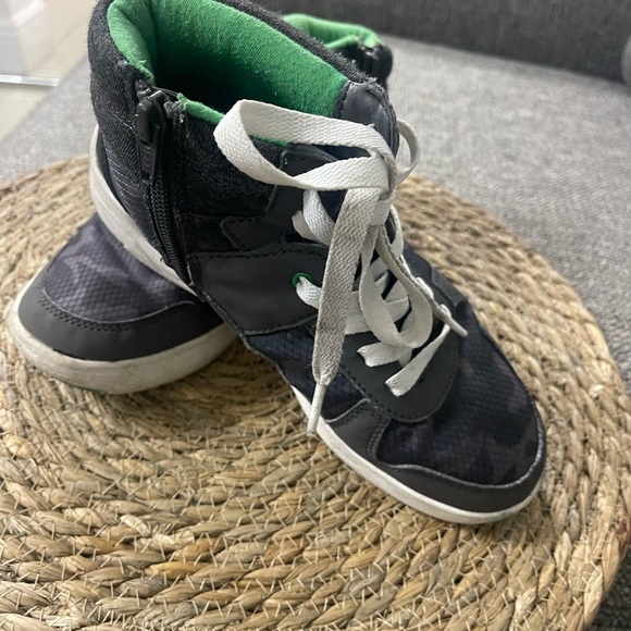 Used. Size 3 - Picture 4 of 5